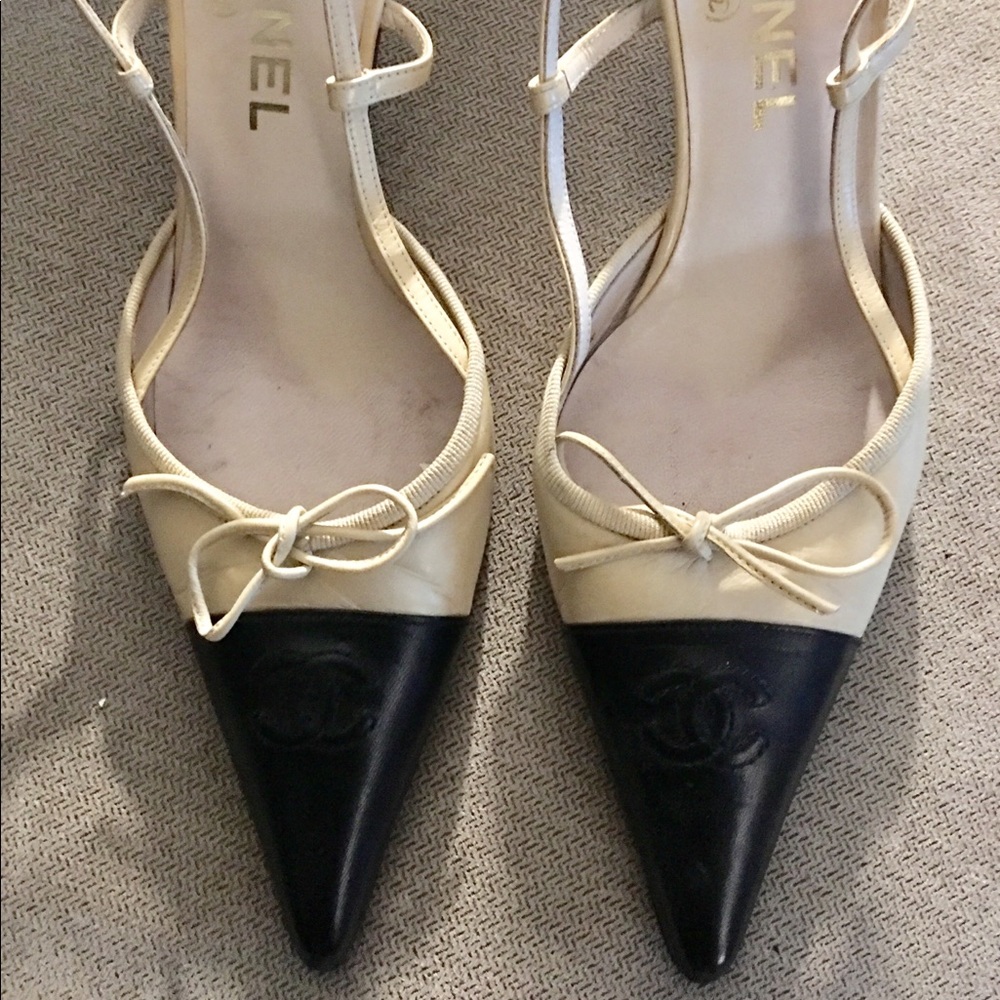Authentic CHANEL Iconic Cap Toe Slingbacks Heels